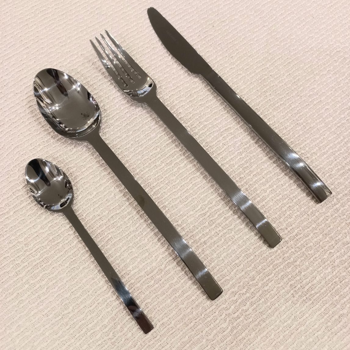 Набор столовых приборов Herdmar Spiga Casual Shiny Anthracite PVD Cutlery Set 0800000-san