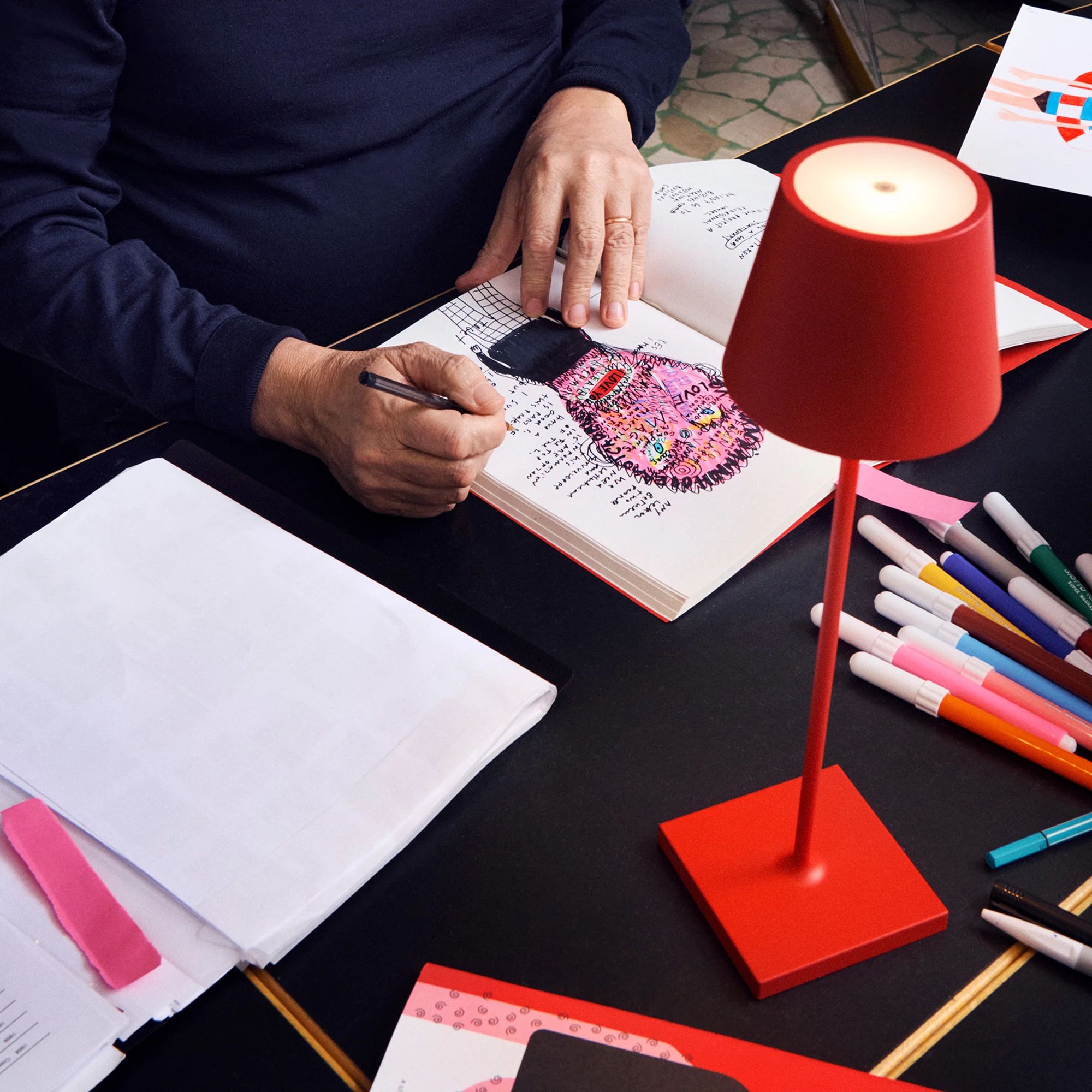 Настольная лампа Zafferano Poldina Red Table Lamp LD0340F3