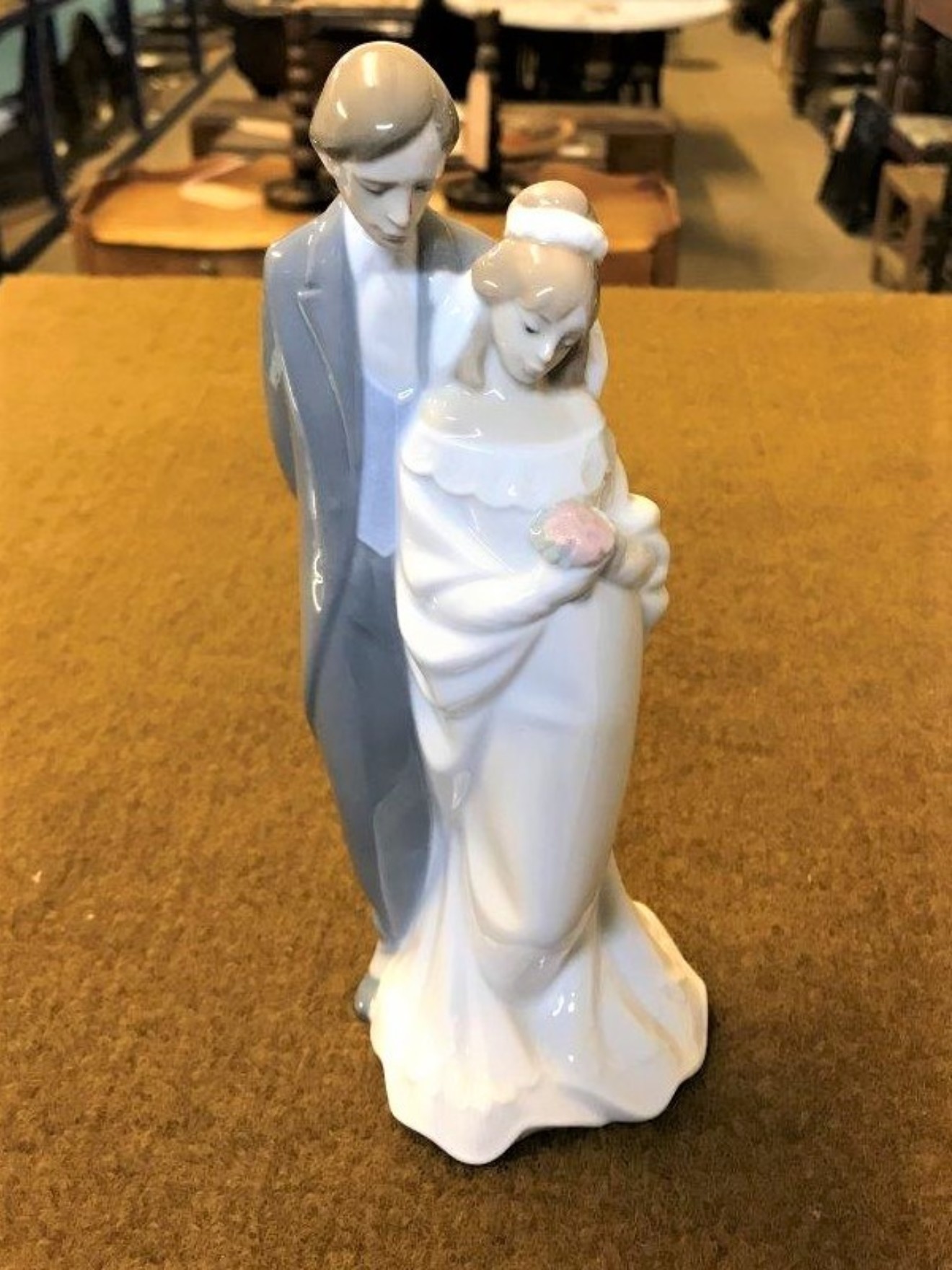 Статуэтка NAO Love Always 2001437