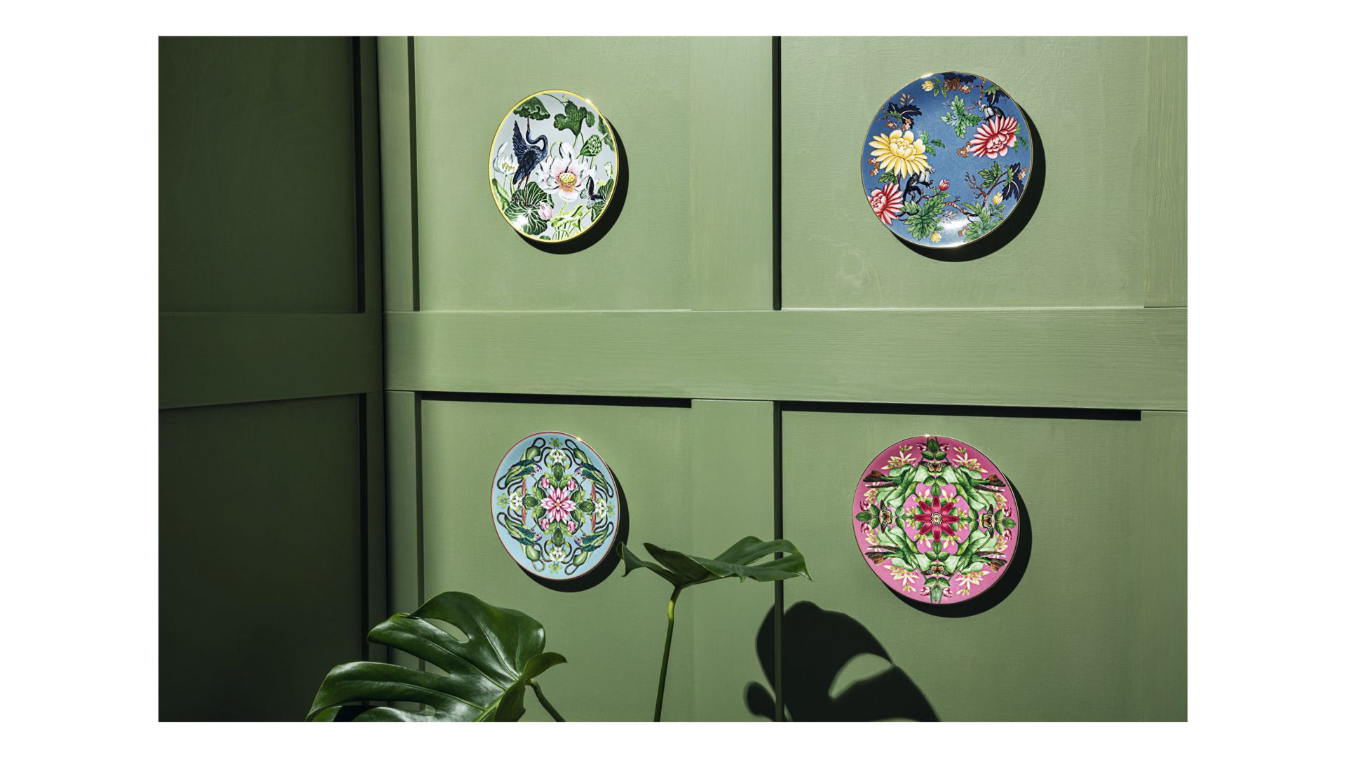 Тарелка десертная Wedgwood Wonderlust Golden Parrot Plate 1057265