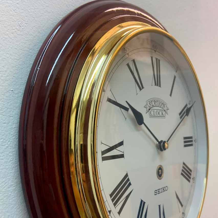 Настенные часы Seiko Quartz Wall Clock QXA143BN