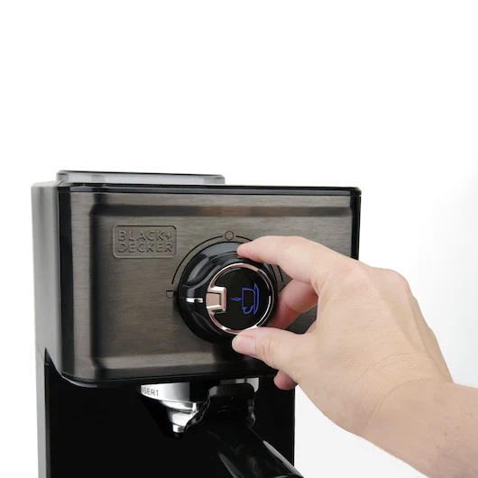 Кофеварка рожковая Black+Decker BXCO1200E