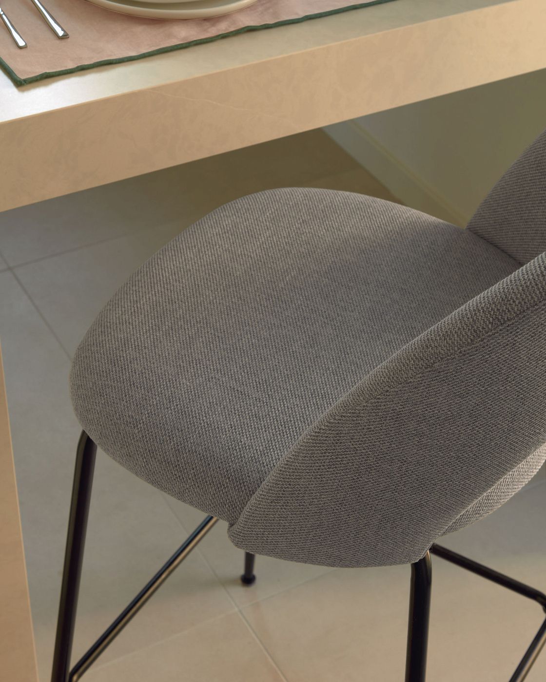 Полубарный стул La Forma Mahalia Silla de media silla LF-084359