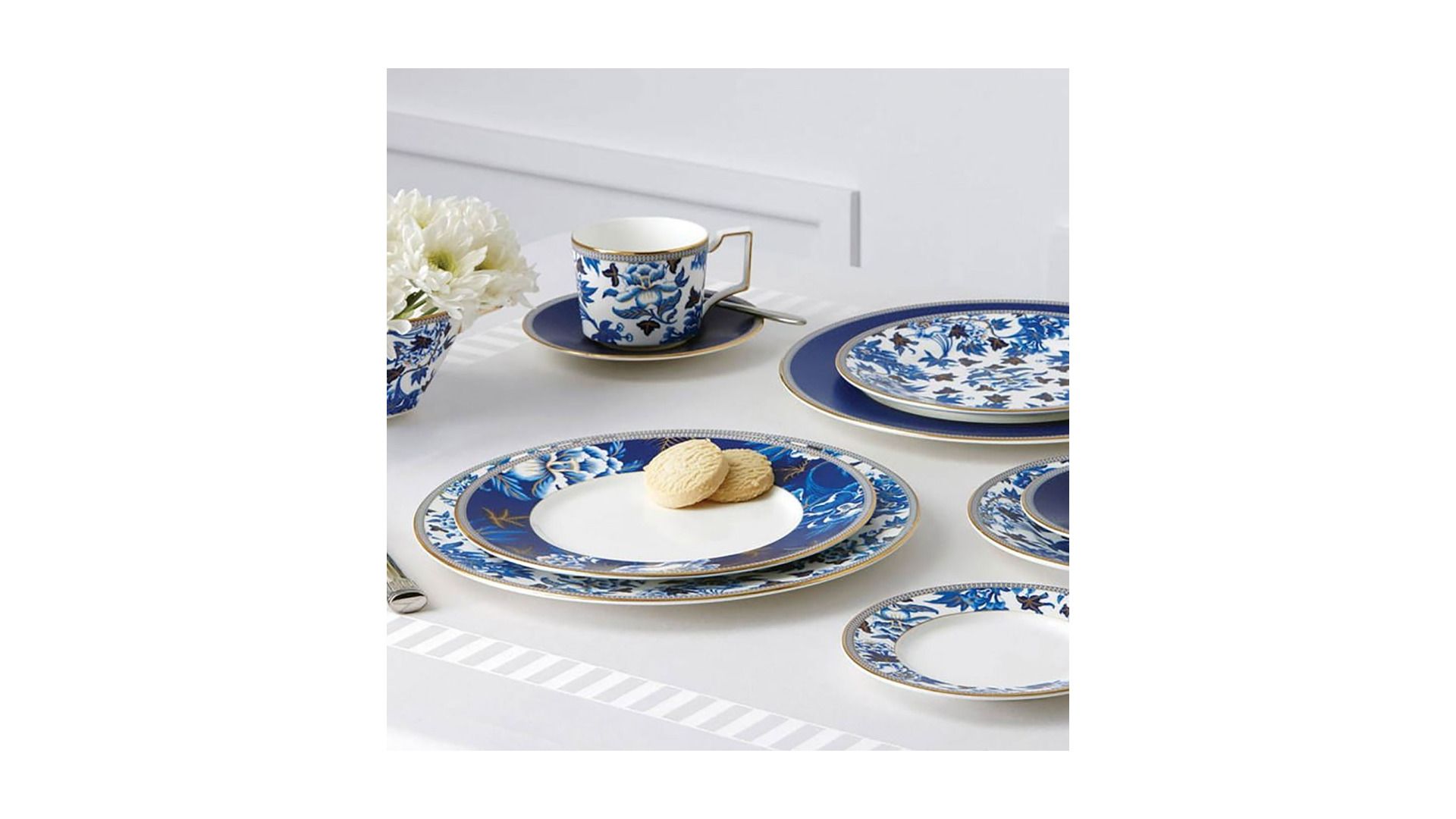 Тарелка десертная Wedgwood Hibiscus Side Plate 40003897