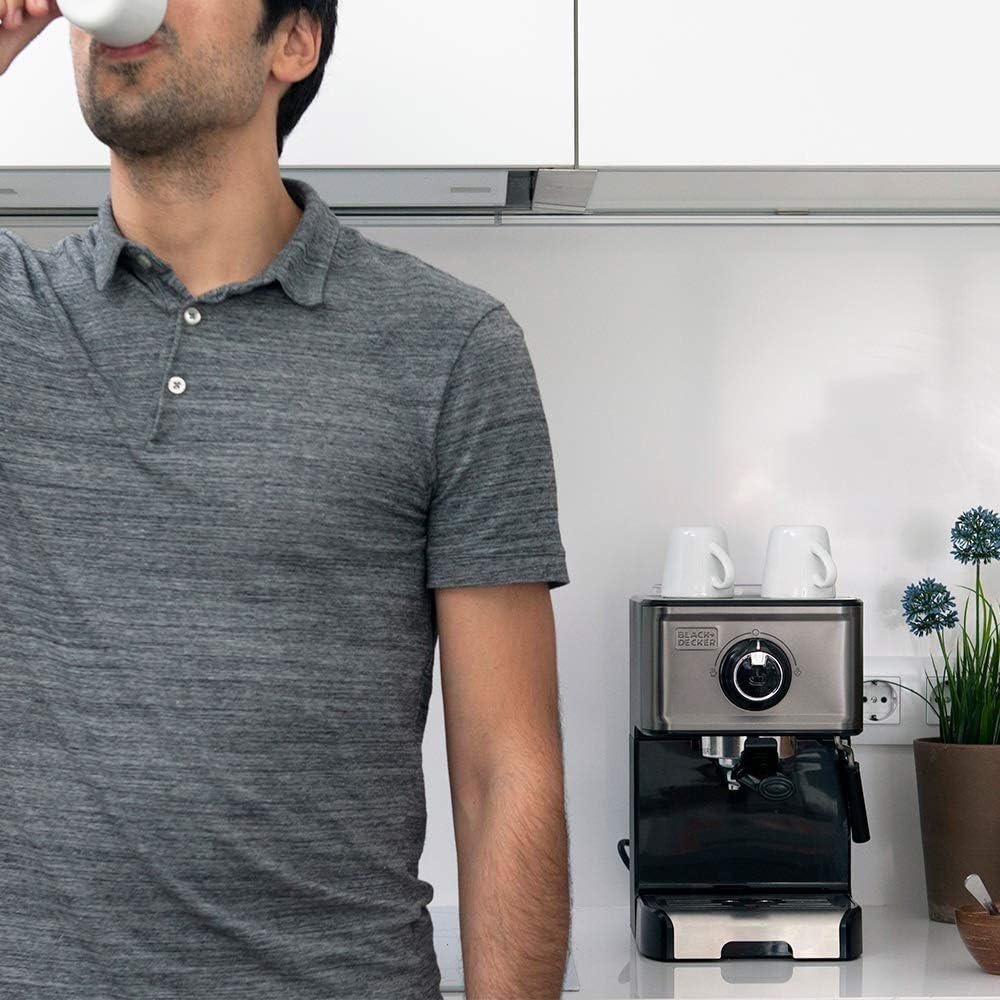 Кофеварка рожковая Black+Decker BXCO1200E