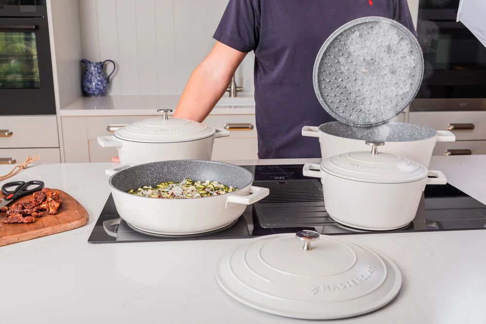 Кастрюля с крышкой KitchenCraft MasterClass Cream Cast Aluminium Casserole Dish MCMCRD28CRE