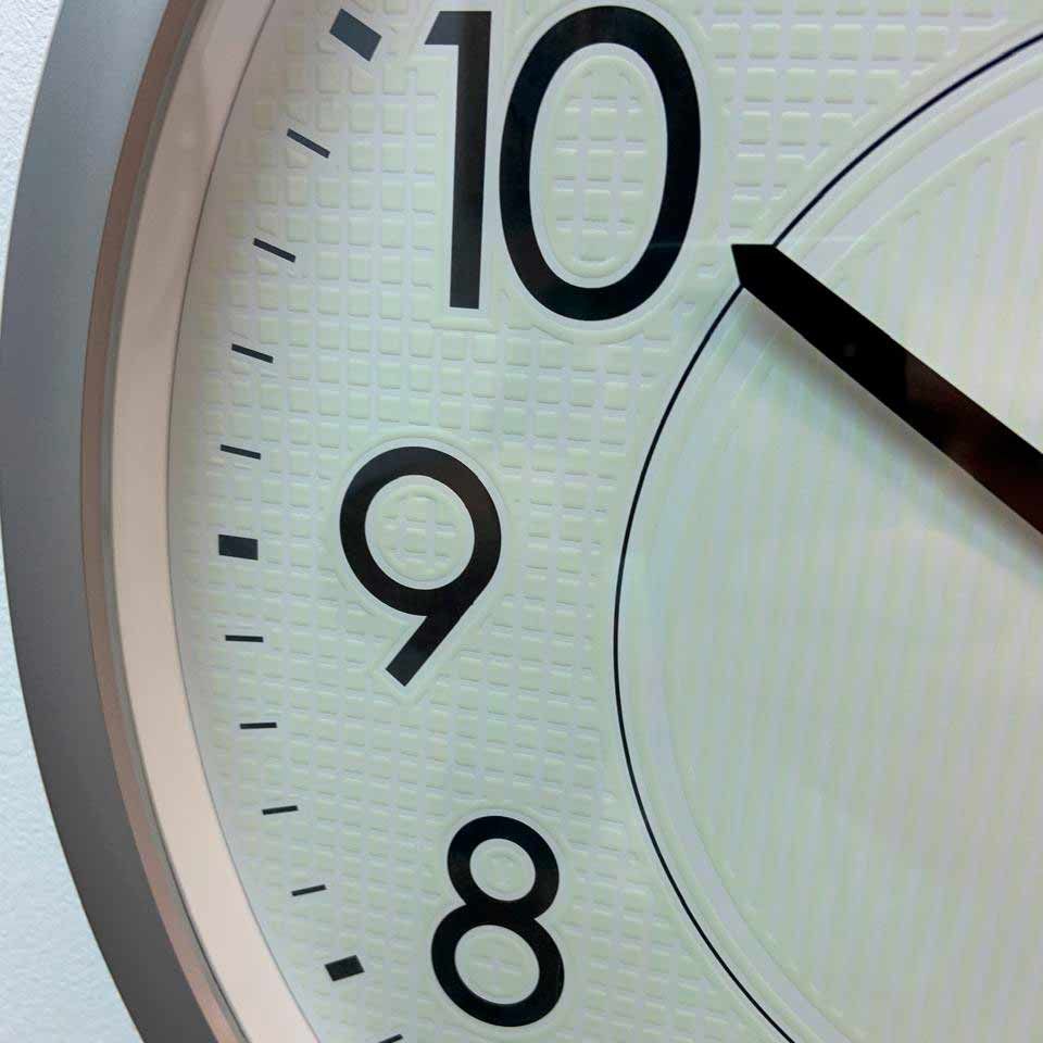 Настенные часы Seiko Quartz Wall Clock QXA629S