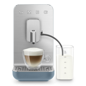Кофемашина автоматическая Smeg Macchina da Caffè Automatica Storm Blue BCC13SBMEU