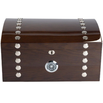 Хьюмидор для сигар Prestige Import Group Montgomery Lacquer Studded Chest Humidor